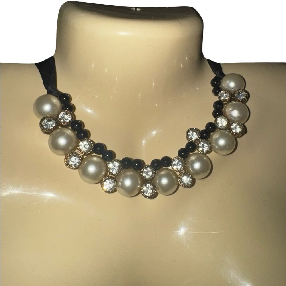 Y2K Elegant Pearl and Crystal Necklace